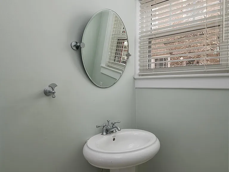 1378 Fontaine Rd — Photo 15