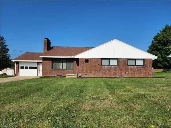 470 13th St, Campbell, OH 44405