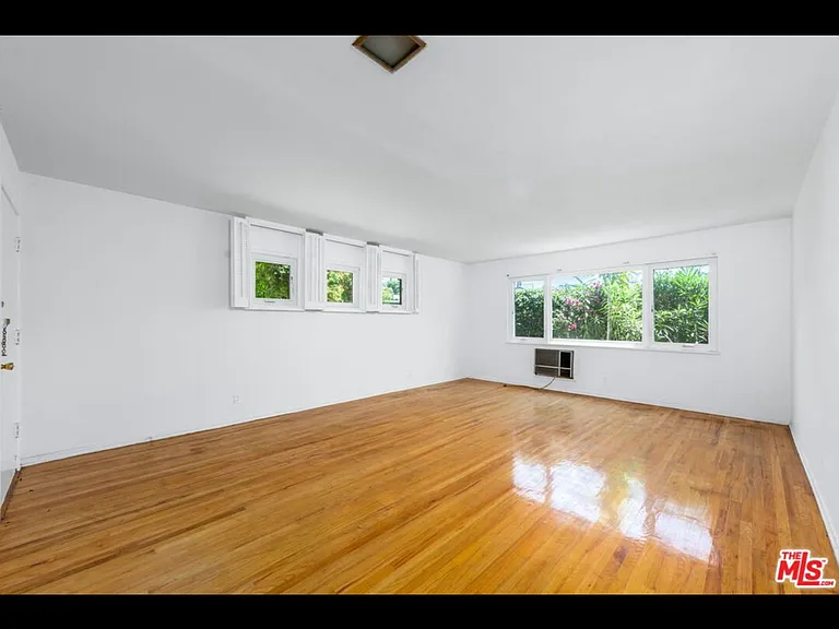 1479 N Havenhurst Dr #2 — Photo 54