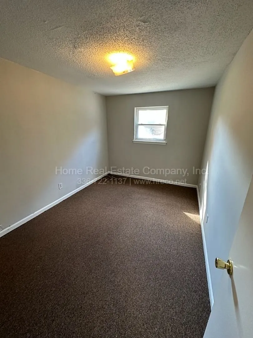 151 Westdale Avenue Apt C — Photo 4