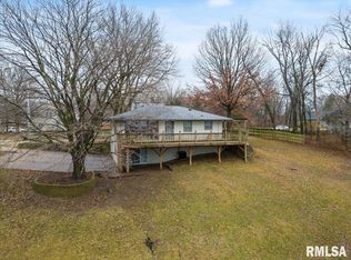 203 S Barrington Dr, Hampton, IL 61256