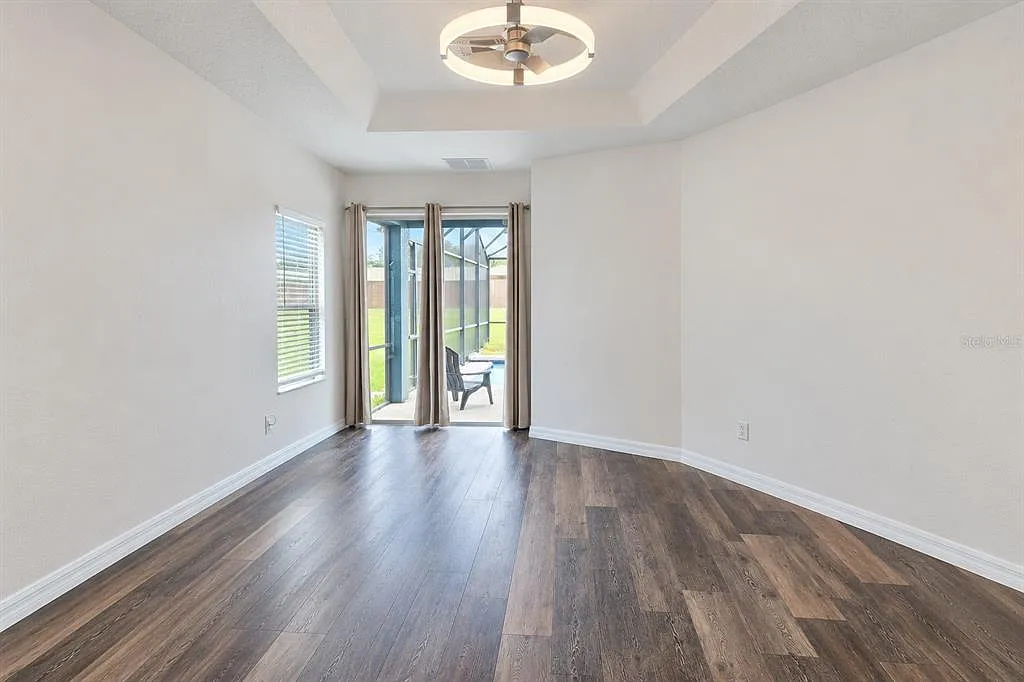 5 bed, 3.5 bath, 2600 sqft, $3,000 — Photo 4