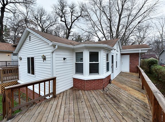 3rd image of 35 Woodland Ave