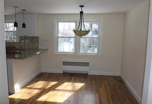 5th image of 9 Emerson Dr