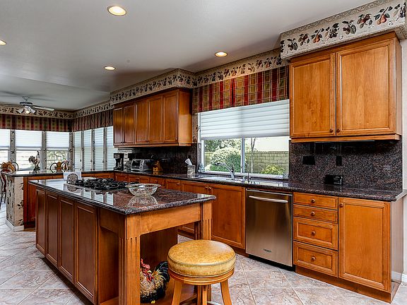 3rd image of 27308 Weathersfield Dr