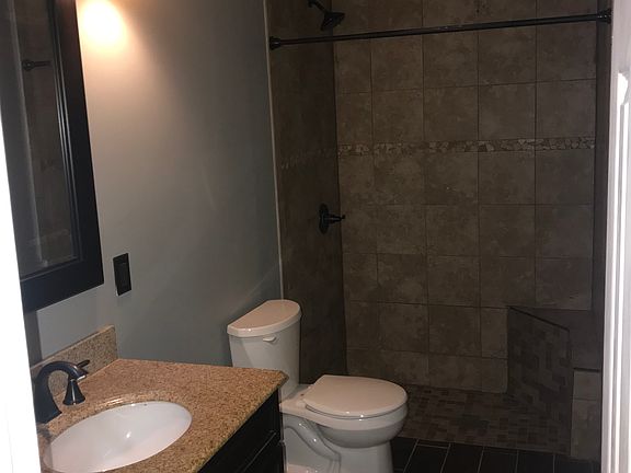 2nd Master suite bathroom