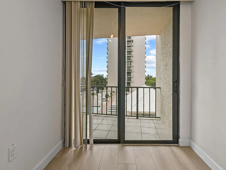 4200 N Ocean Dr #1 — Photo 37
