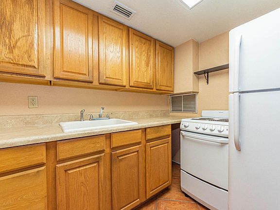 4th image of 527 Royal Palm Blvd #G6