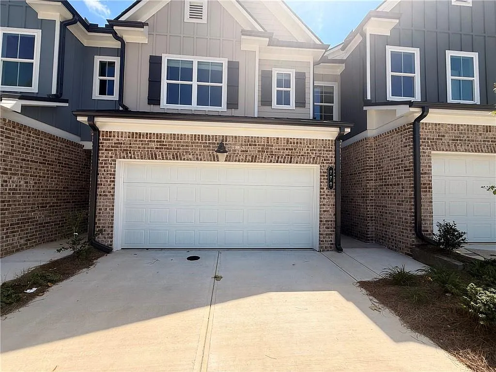 3 bed, 2.5 bath, 1990 sqft, $2,700 — Photo 1