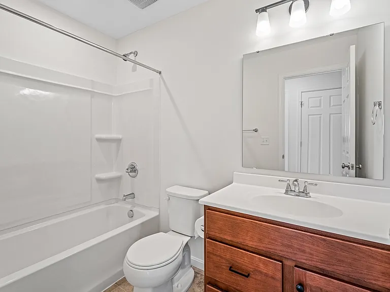 Quail Hollow Dr — Photo 30