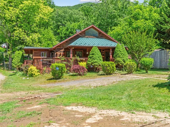 30 Clover Ln, Burnsville, NC 28714