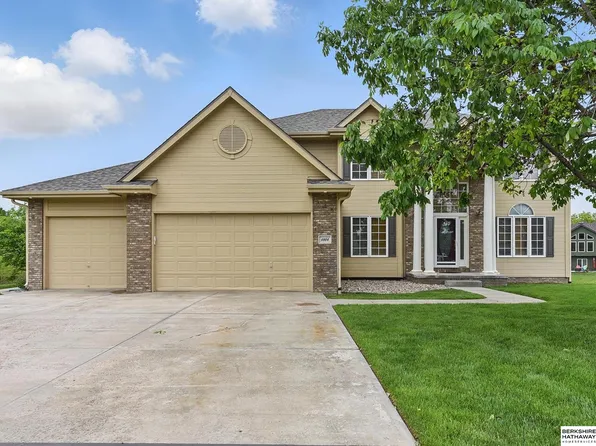 4804 Fountain Cir, Papillion, NE 68133