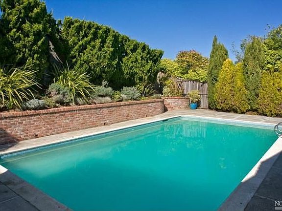 3rd image of 16 Escalon Dr