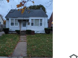 18564 McCormick St, Grosse Pointe, MI 48224