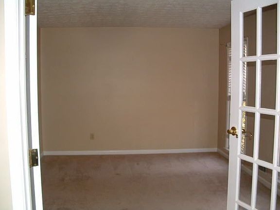 5th image of 3940 Camrose Ct