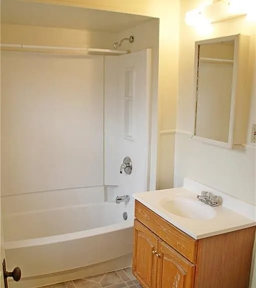 343 N Grove St — Photo 19