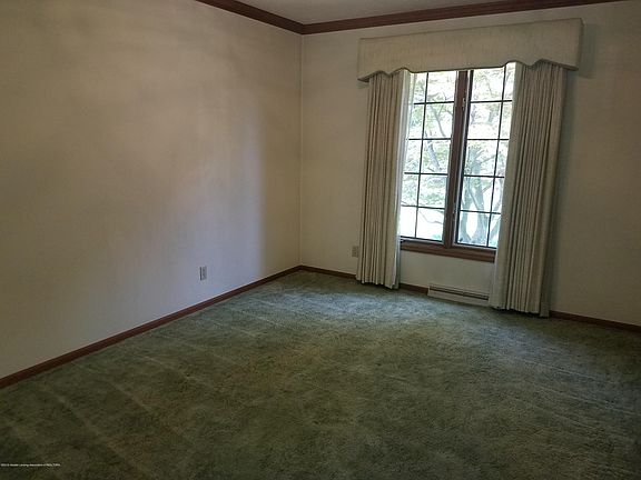 5th image of 4428 Seneca Dr