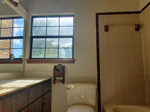 3rd image of 997 Harrison St #997