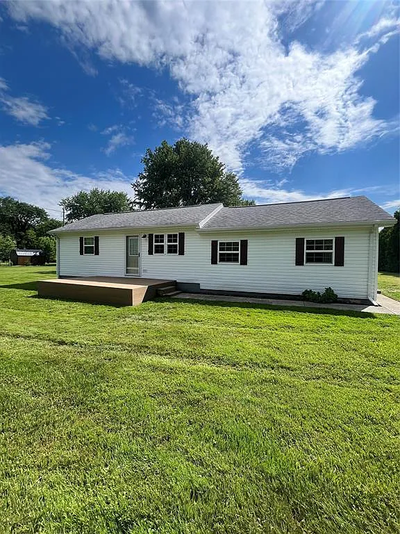 2 bed, 876 sqft, $1,800 — Photo 1