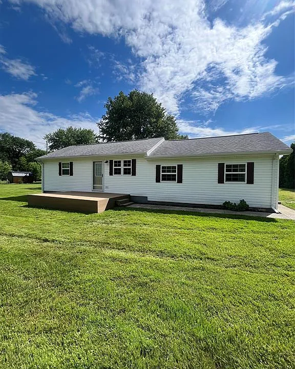 1261 Avonia Rd