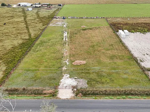 1813 County Road 610, Dayton, TX 77535