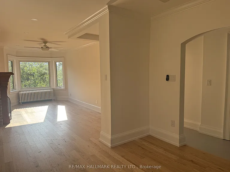 553 Broadview Ave #UPPER — Photo 9