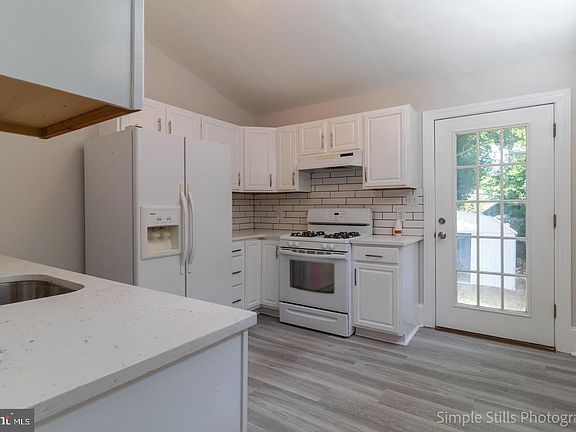 3rd image of 907 Shallcross Ave