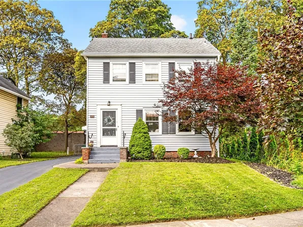 95 Rutledge Dr, Rochester, NY 14621