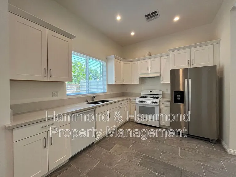 12680 Bradley Ave #9 — Photo 10
