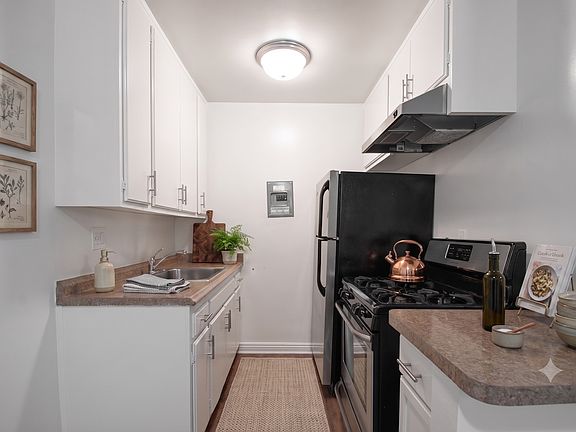 5th image of 12939 Bonaparte Ave #8
