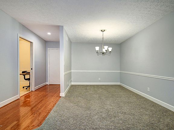3rd image of 1800 Manor House Dr APT 112