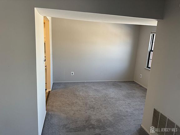 4th image of 251 Alpine Way #251C