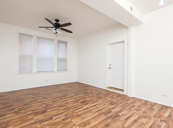 3rd image of 1352 N Western Ave APT 2R