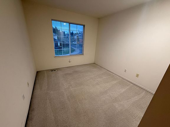 5th image of 591 239th Ave SE