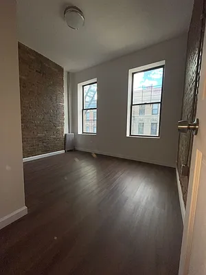 Rented by Ledvech Group | media 6