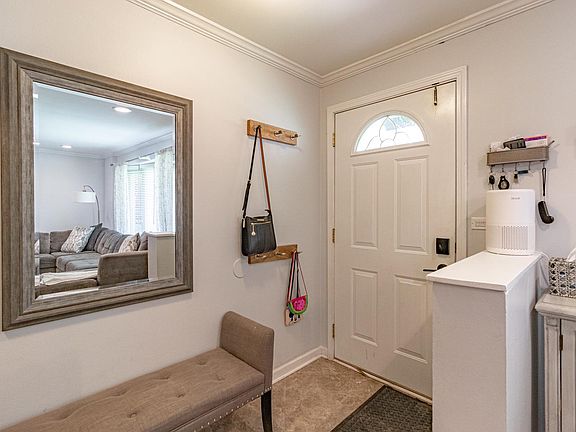 4th image of 7827 Nordica Ave