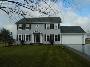 39W190 Cliff Dr, Elgin, IL 60124