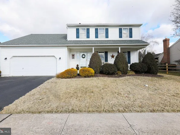 9 Roxberry Dr, Reading, PA 19608