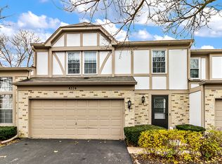4574 N Sapphire Dr, Hoffman Estates, IL 60192