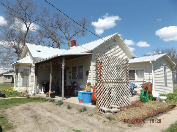 209 E Main St, Oconto, NE 68860