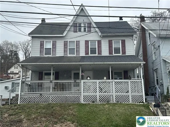 214 S Walnut St, Slatington, PA 18080