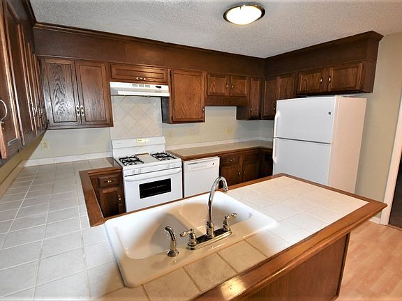 5th image of 306 Kingsley Dr