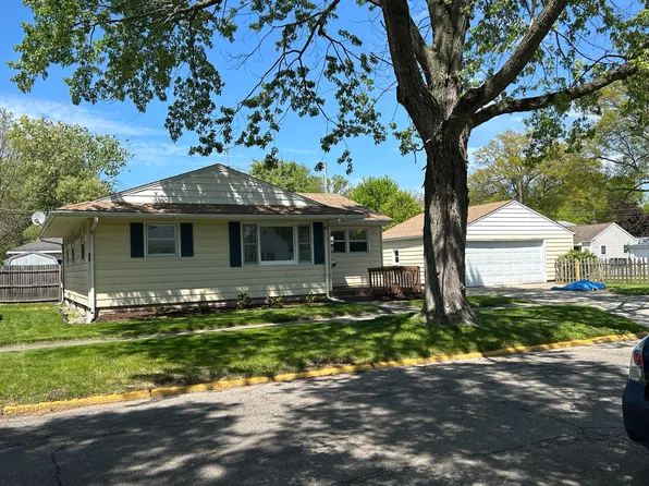 512 Gardena St, Michigan City, IN 46360