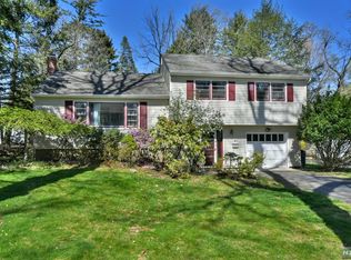 21 E Cedar Pl, Ramsey, NJ 07446