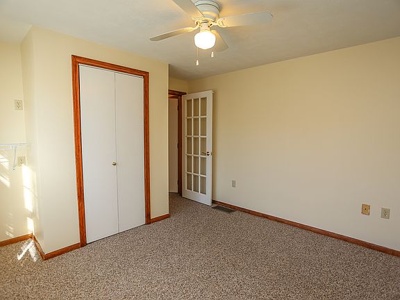 5th image of 33 Lund St