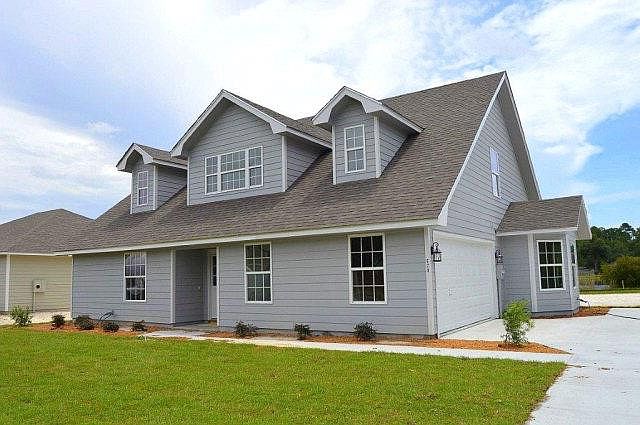 1st image of 620 Victorias Circle St