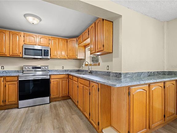3rd image of 5531 Crissman Dr N