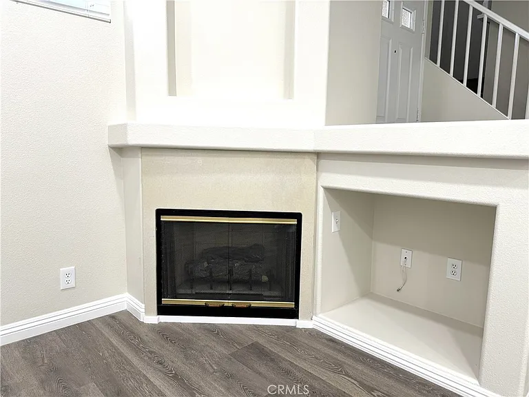 88 Mission Ct — Photo 2