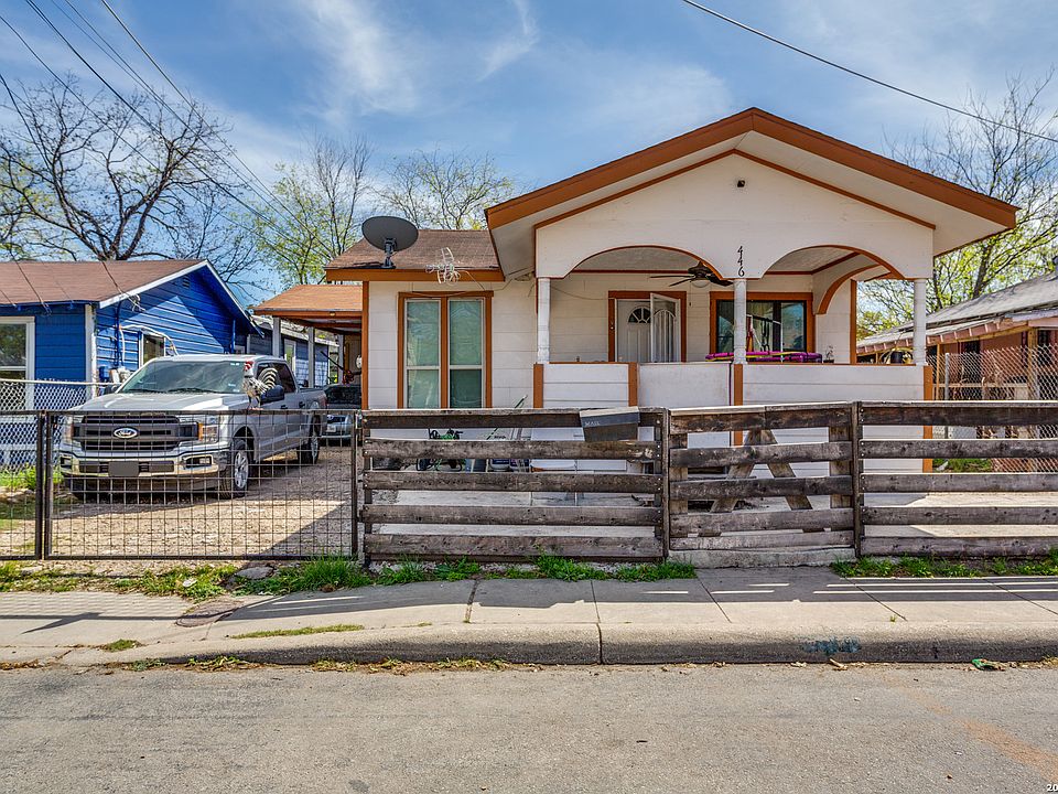 1st image of 446 Blue Bonnet St.