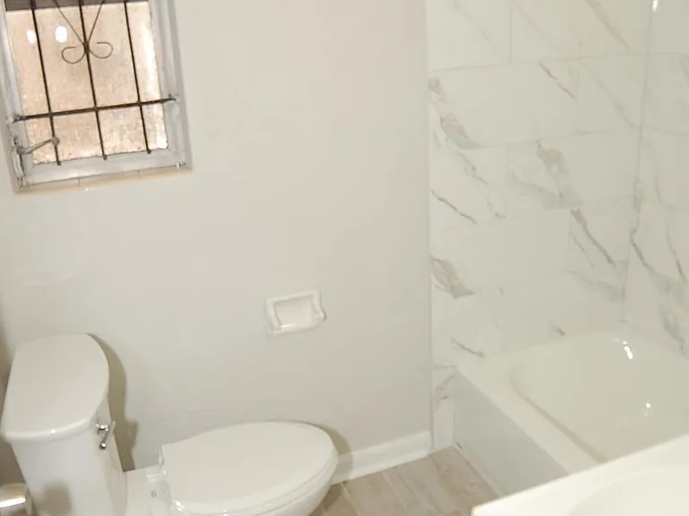 2947 W 45th St — Photo 37